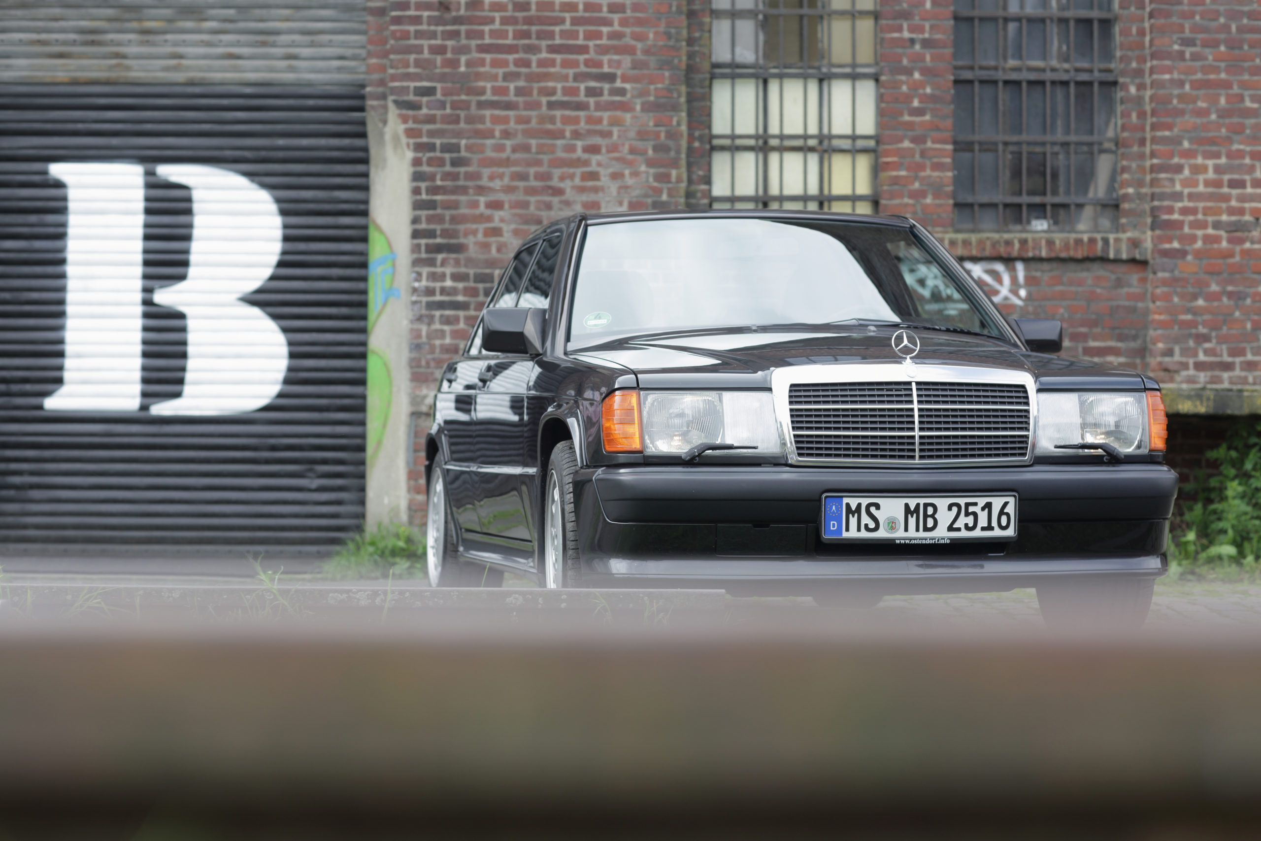 Mercedes-Benz 190E 2.5-16 –